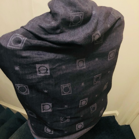 Salvadore Ferragamo Scarf/Shawl. 72” By 30”. 100% Cashmere. Long. - Picture 1 of 15